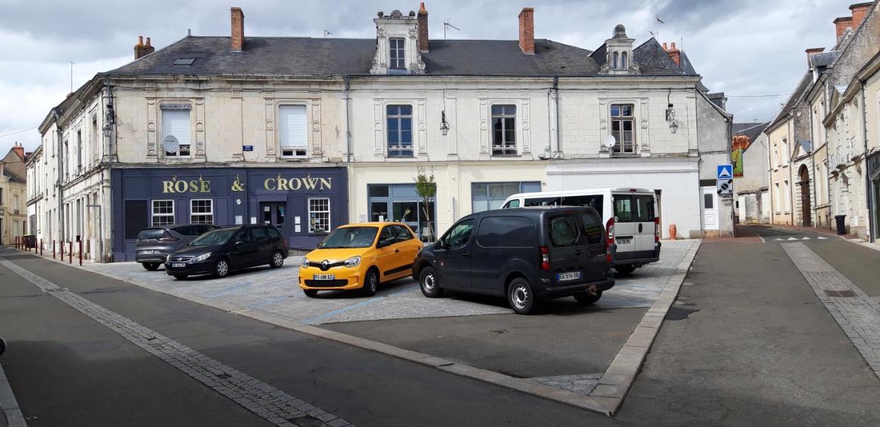 A 200M Du Chateau 30 Min Du Circuit Du Mans Le Lude Exterior photo